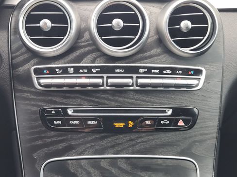 Used 2018 Mercedes-Benz GLC 300 image 19