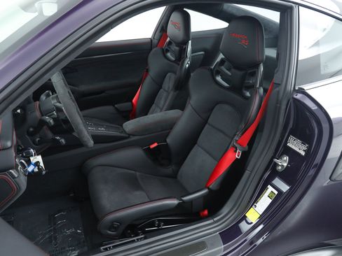 Used 2018 Porsche 911 GT2 RS RWD image 27
