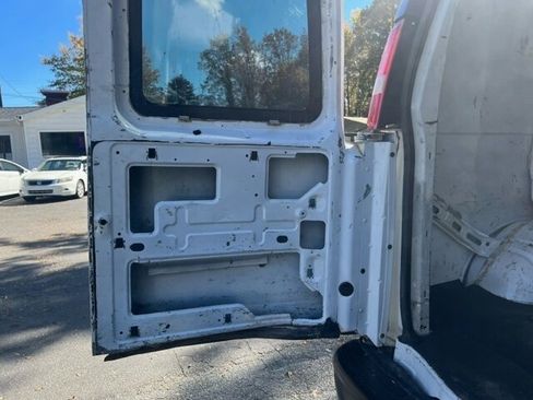 Used 2017 Chevrolet Express 2500 image 11