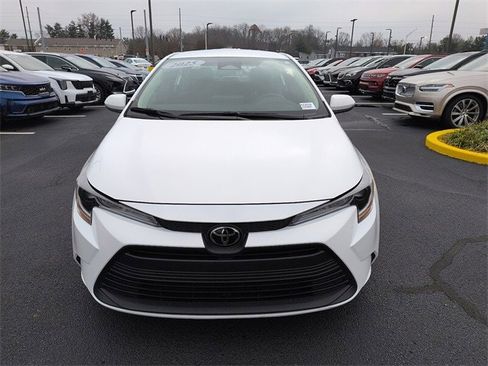 Certified 2025 Toyota Corolla LE image 2