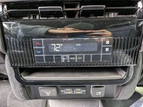 New 2026 Jeep Grand Wagoneer 4WD image 31