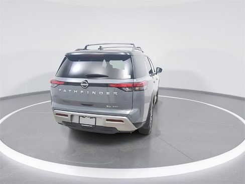 Certified 2024 Nissan Pathfinder SL image 6