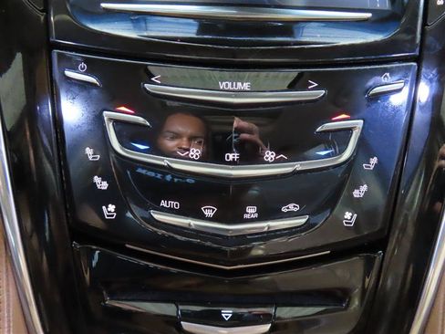 Used 2016 Cadillac Escalade Platinum AWD/4WD image 27