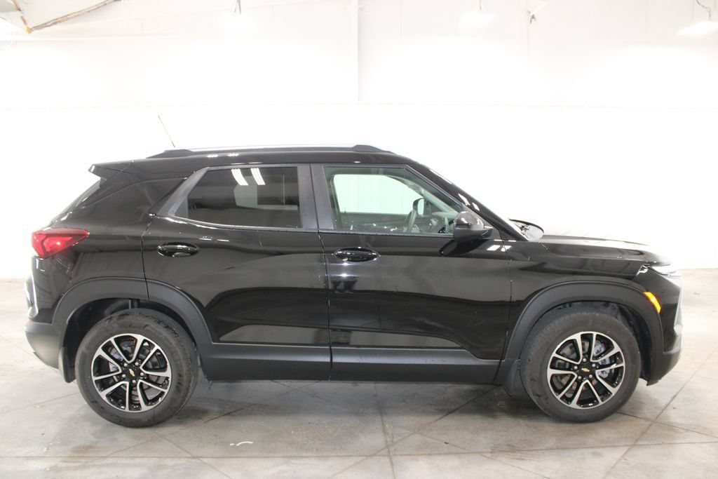 Used 2026 Chevrolet TrailBlazer LT FWD image 11