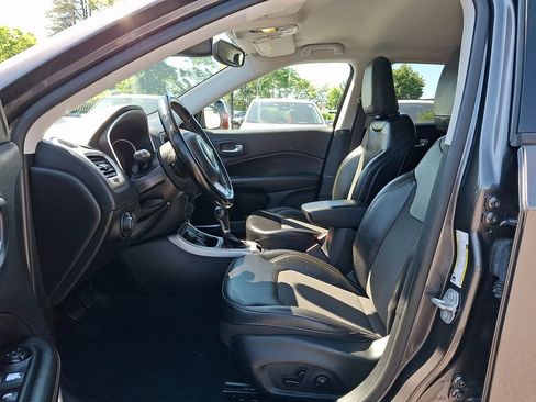 Used 2020 Jeep Compass Latitude w/ Popular Equipment Group AWD/4WD image 13