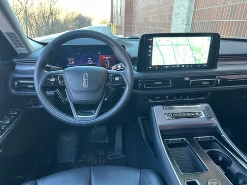 Used 2025 Lincoln Aviator AWD w/ Equipment Group 101A image 15