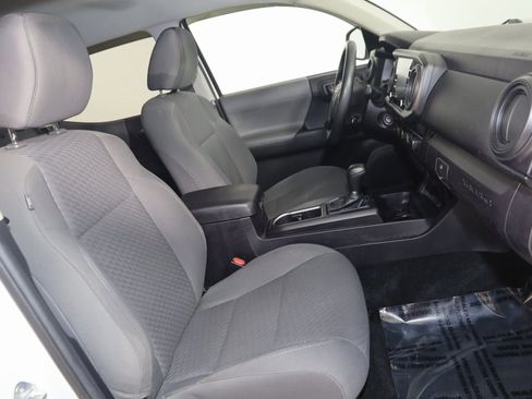 Used 2022 Toyota Tacoma SR image 13