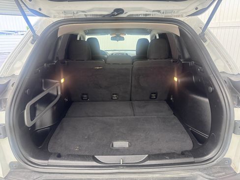Used 2016 Jeep Cherokee Latitude FWD image 13