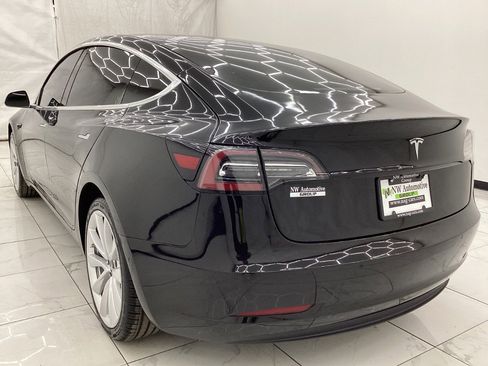Used 2018 Tesla Model 3 Mid Range RWD image 9
