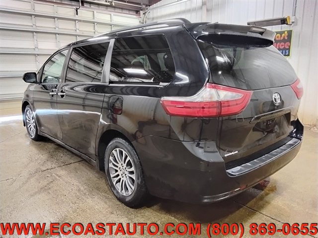 Used 2020 Toyota Sienna XLE FWD image 6