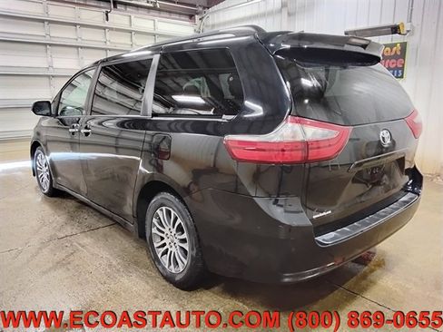 Used 2020 Toyota Sienna XLE FWD image 6
