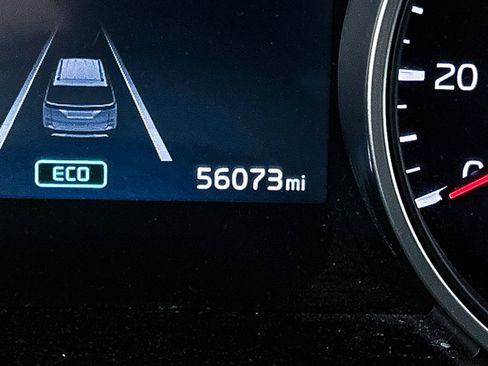 Certified 2024 Kia Carnival LX image 36