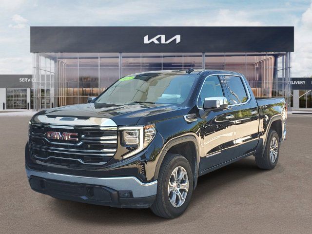Used 2025 GMC Sierra 1500 SLT AWD/4WD image 3