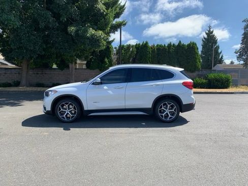 Used 2018 BMW X1 sDrive28i FWD image 2