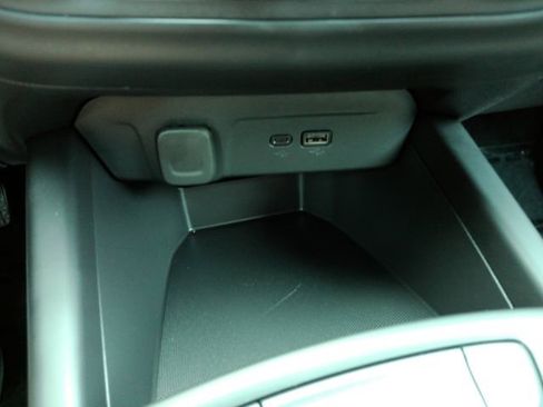 Used 2025 Chevrolet Trax RS w/ Driver Confidence Package FWD image 41