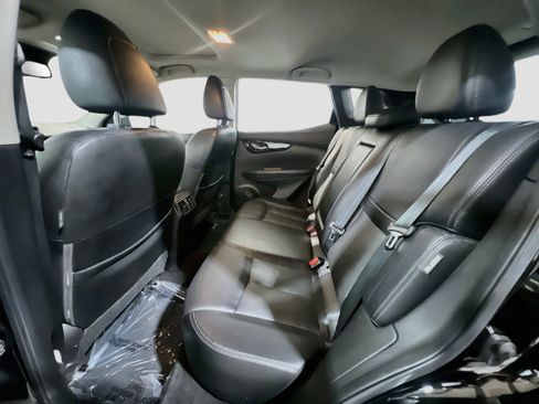Used 2022 Nissan Rogue Sport SL w/ Premium Package FWD image 19