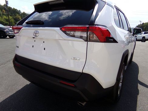 Used 2025 Toyota RAV4 XLE w/ Convenience Package FWD image 7
