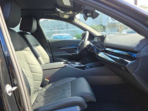 Used 2025 BMW i5 xDrive40 w/ M Sport Package image 10