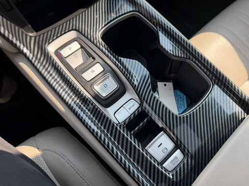 Used 2018 Honda Accord Touring image 16