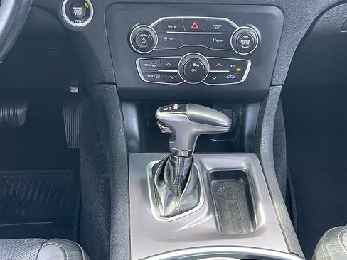 Used 2019 Dodge Charger SXT w/ Leather Interior Group RWD image 31