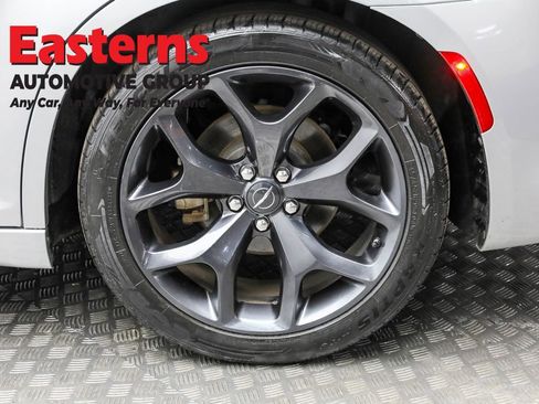 Used 2023 Chrysler 300 S image 8