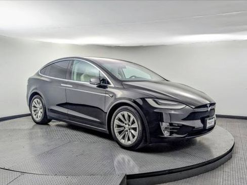 Used 2017 Tesla Model X 75D image 9