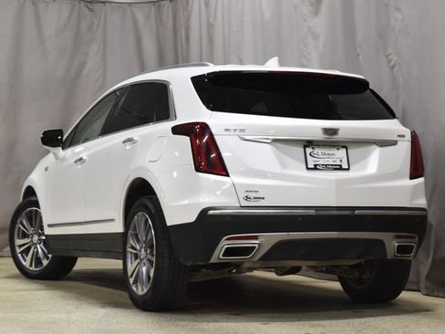 Used 2022 Cadillac XT5 Premium Luxury image 2