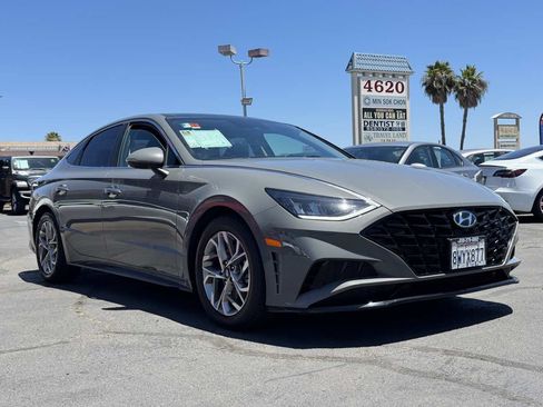 Used 2021 Hyundai Sonata SEL w/ Convenience Package FWD image 4
