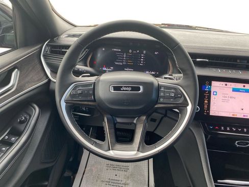 New 2026 Jeep Grand Cherokee L 4WD image 13