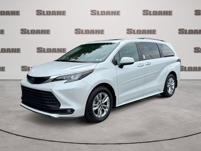 Used 2025 Toyota Sienna XLE w/ XLE Plus Package