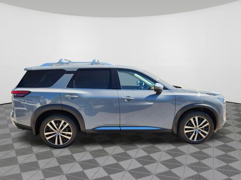 Certified 2025 Nissan Pathfinder Platinum w/ Cargo Package AWD/4WD image 6
