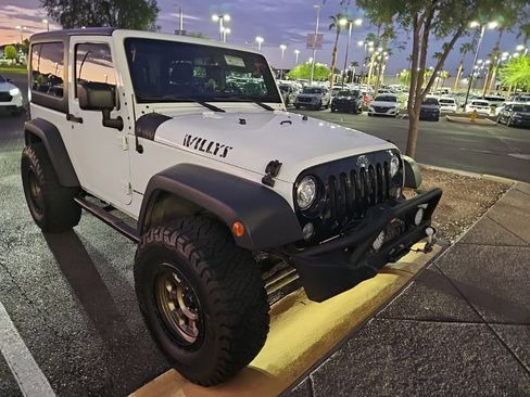 Used 2018 Jeep Wrangler Sport AWD/4WD image 3