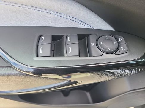 New 2026 Chevrolet Trax LT w/ Midnight Edition FWD image 18