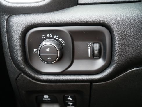 Used 2020 RAM 1500 Big Horn AWD/4WD image 26