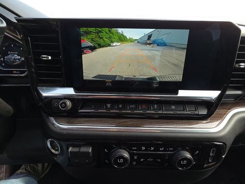 Used 2025 Chevrolet Silverado 3500 LT AWD/4WD image 12