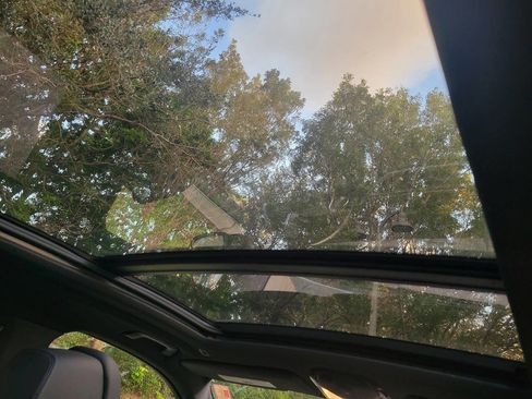 Used 2025 BMW X5 xDrive50e image 13