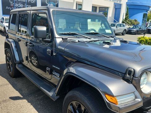 Used 2022 Jeep Wrangler Unlimited Sahara w/ Cold Weather Group AWD/4WD image 2
