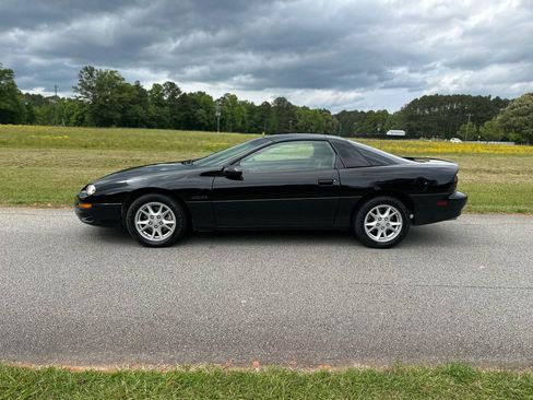 Used 2002 Chevrolet Camaro Z28 RWD image 10