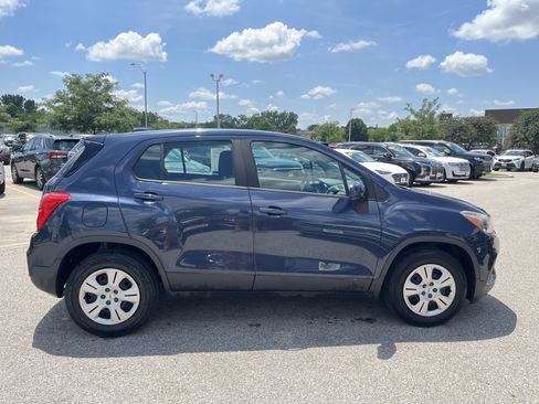 Used 2018 Chevrolet Trax LS FWD image 4