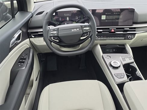 New 2026 Kia Sportage EX image 11