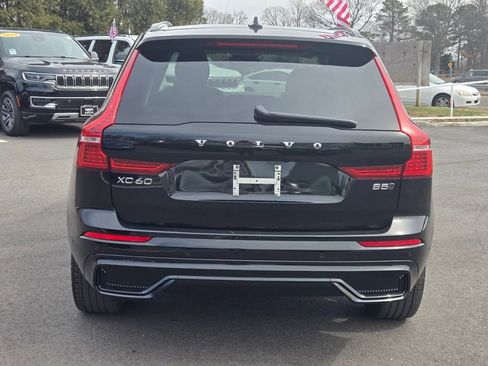 Used 2025 Volvo XC60 B5 Plus image 5