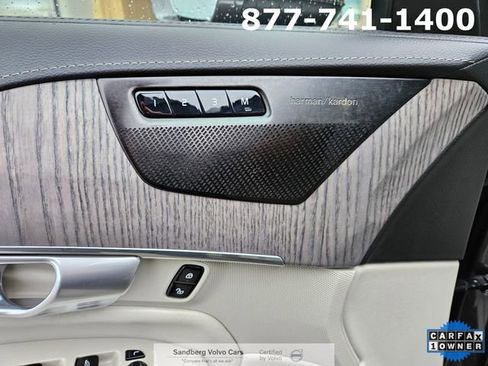Certified 2024 Volvo XC90 T8 Ultimate w/ Protection Package Premier image 17