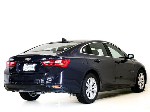 Used 2025 Chevrolet Malibu LT FWD image 6