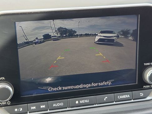 Used 2025 Nissan Rogue SV FWD image 18