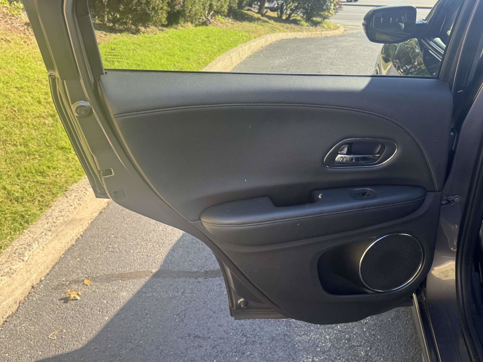 Used 2019 Honda HR-V Touring image 9