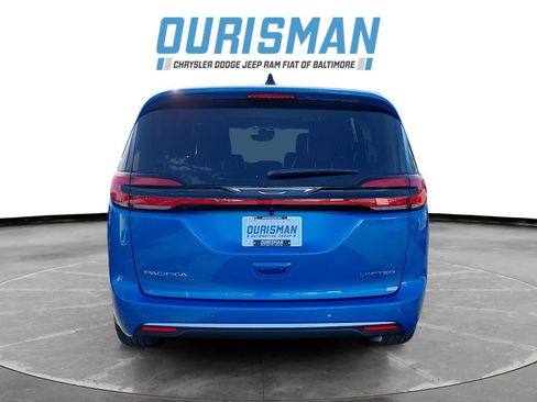 New 2027 Chrysler Pacifica Limited FWD image 5
