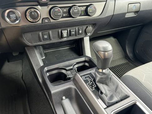 Used 2022 Toyota Tacoma TRD Off-Road image 27
