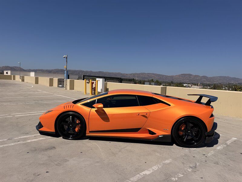 Used 2015 Lamborghini Huracan LP 610-4 AWD/4WD image 3