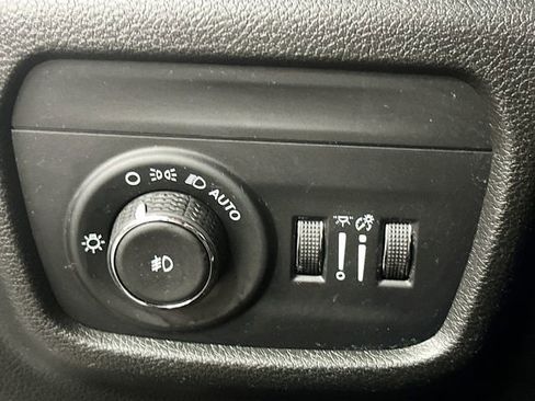 Used 2024 Jeep Grand Cherokee L Limited w/ Black Appearance Package image 11