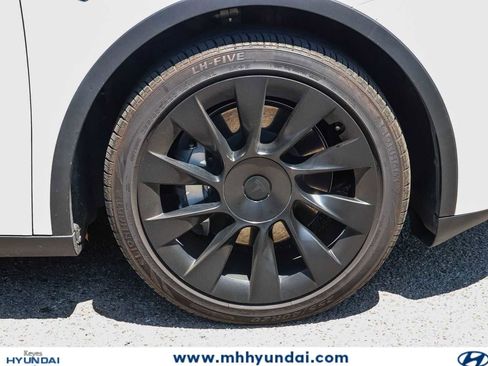 Used 2023 Tesla Model Y Long Range AWD/4WD image 9